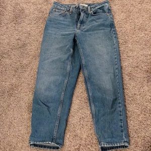 TOPSHOP MOTO HIGH WAISTED MOM JEANS
